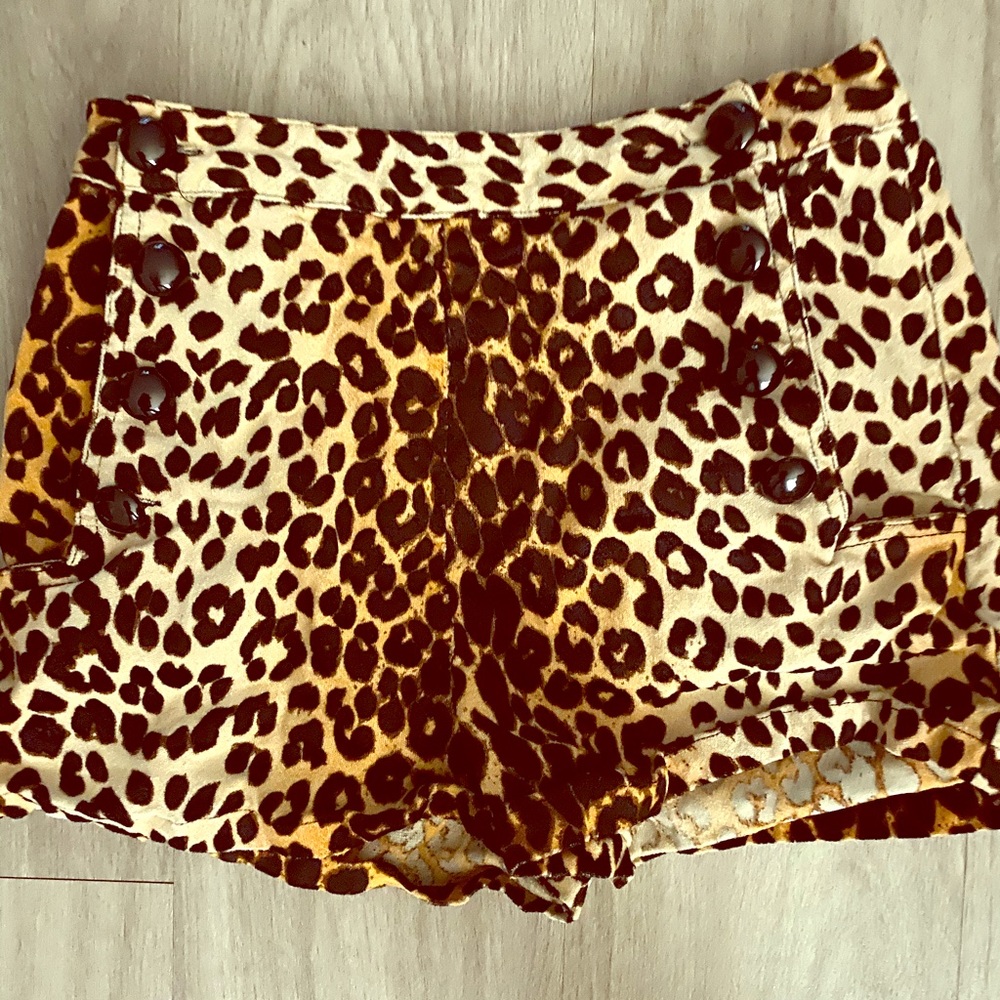 EUC VOODOO VIXEN HOTPANT SHORTS - Cheetah